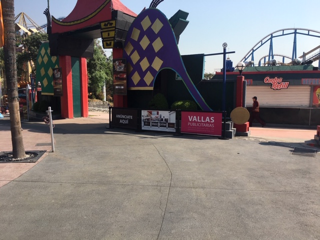 SIX FLAGS - Imagen 3